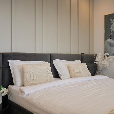 City View - Luxury Apartment A - Old City - Victoriei Bukarest Eksteriør billede