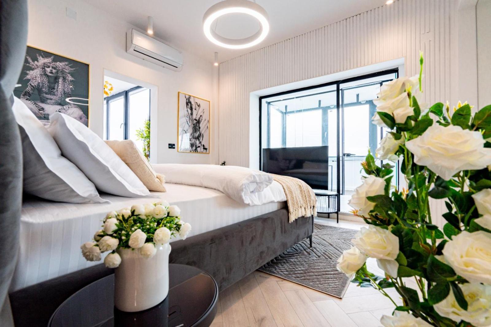 City View - Luxury Apartment A - Old City - Victoriei Bukarest Eksteriør billede